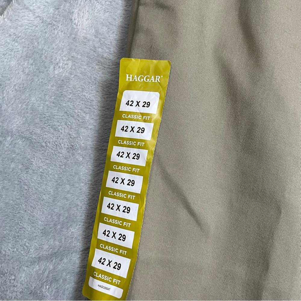 Haggar Pants 42x29 Mens NWT Iron Free Premium Khaki Classic Fit - Picture 2 of 9